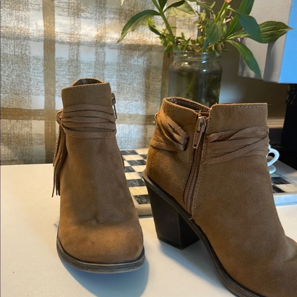 Time and Tru Brown Ankle Booties with Fringe - Picture 15 of 16